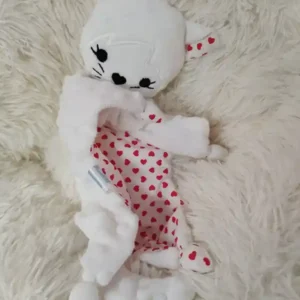 Doudou BLANC petits coeurs rouges