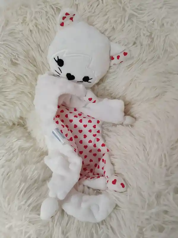 Doudou BLANC petits coeurs rouges Doudou BLANC petits coeurs rouges