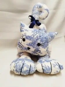 Chat couche BLEU imprime Toile de Jouy