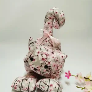 Chat couché Sakura gris