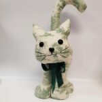 Chat debout en toile de Jouy Vert