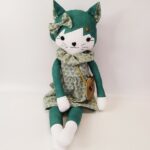 Poupée verte robe kikko vert et or